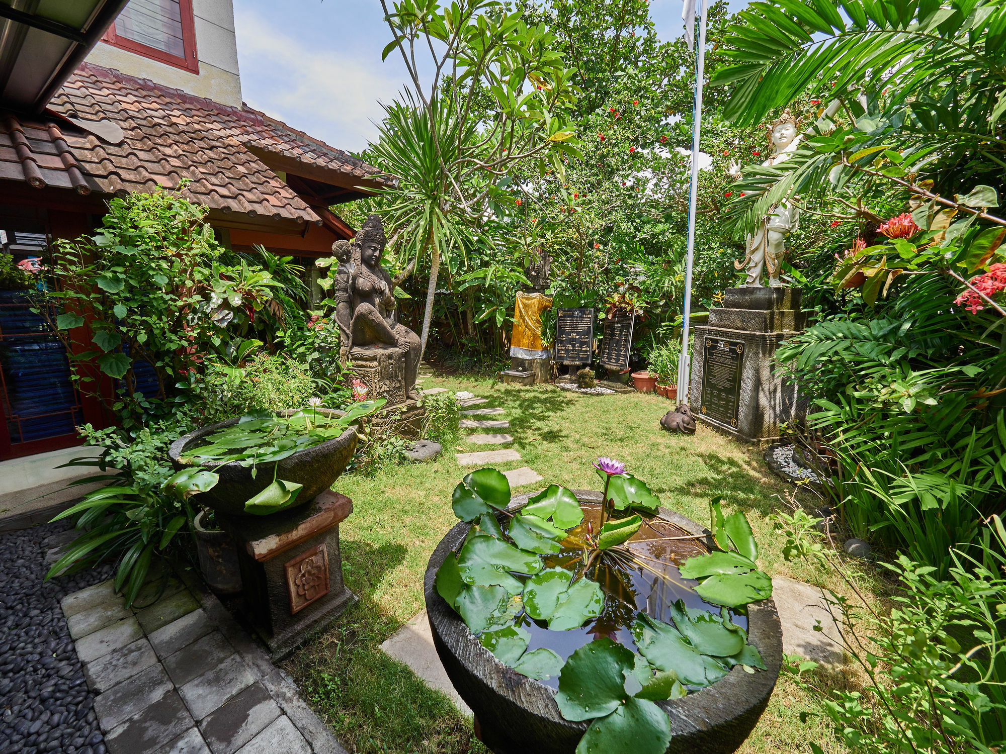 Al-Isha Dharamshala Hotel Kuta Lombok Kültér fotó